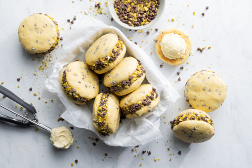 Cannoli Sandwich Cookies